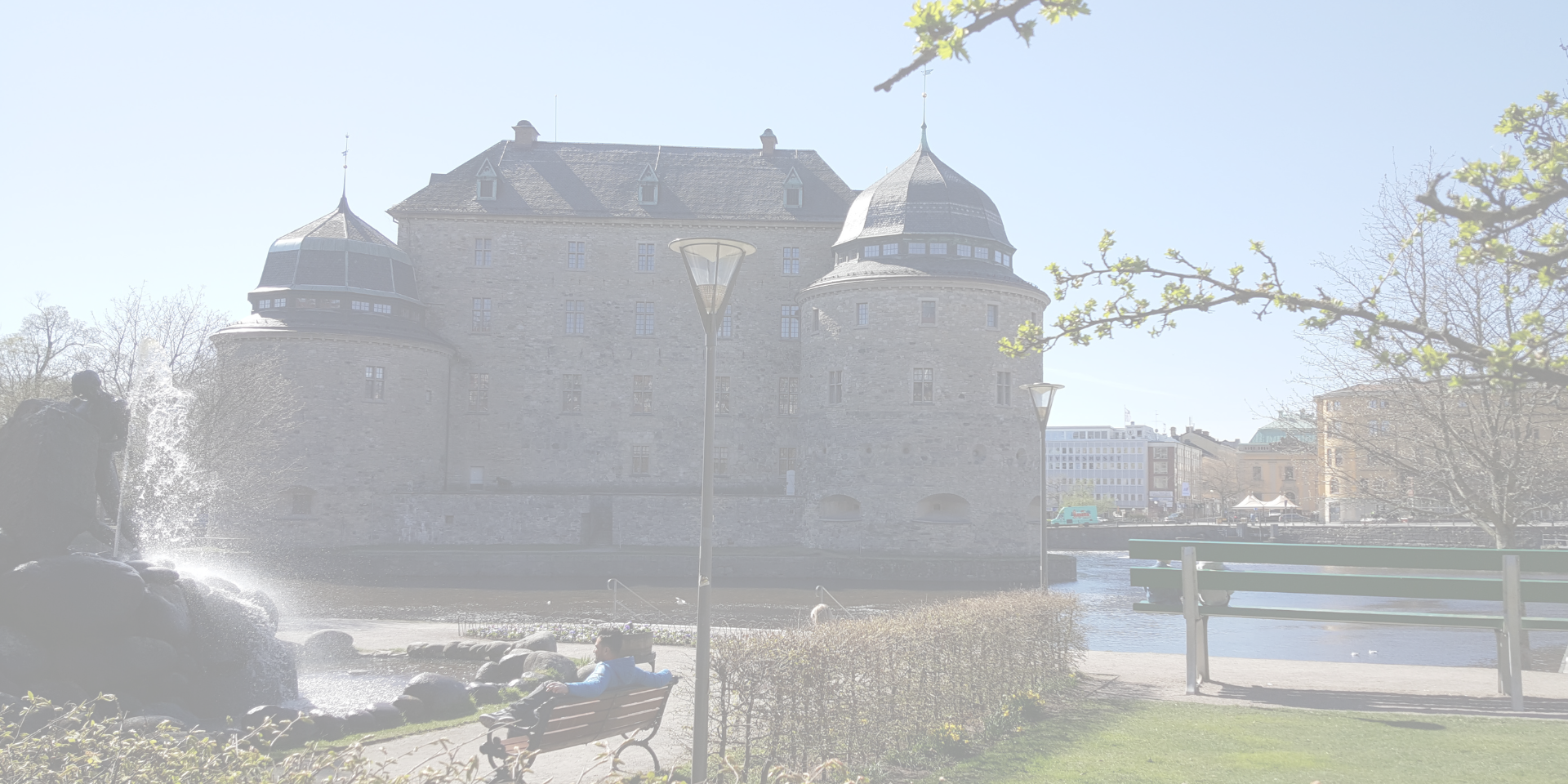 mrd1 En bild på Örebro slott från Henry Allards park.